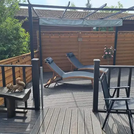 Сasa de vacaciones Sleeps 4 With Hot Tub And Parking *